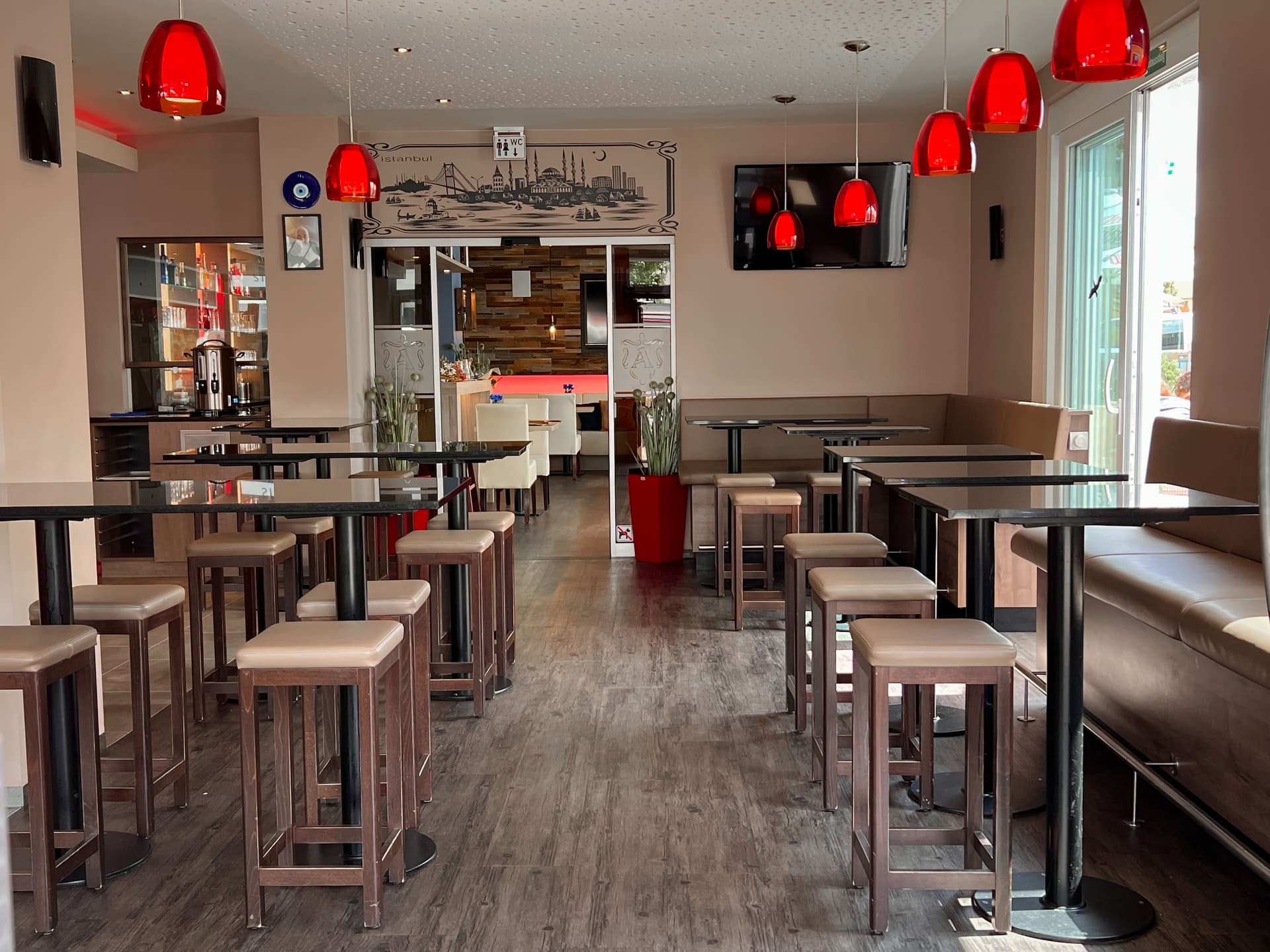 restaurant image